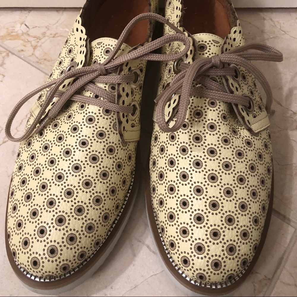 Paloma Italian Yellow Dot Tie Shoes Size 40 NEW